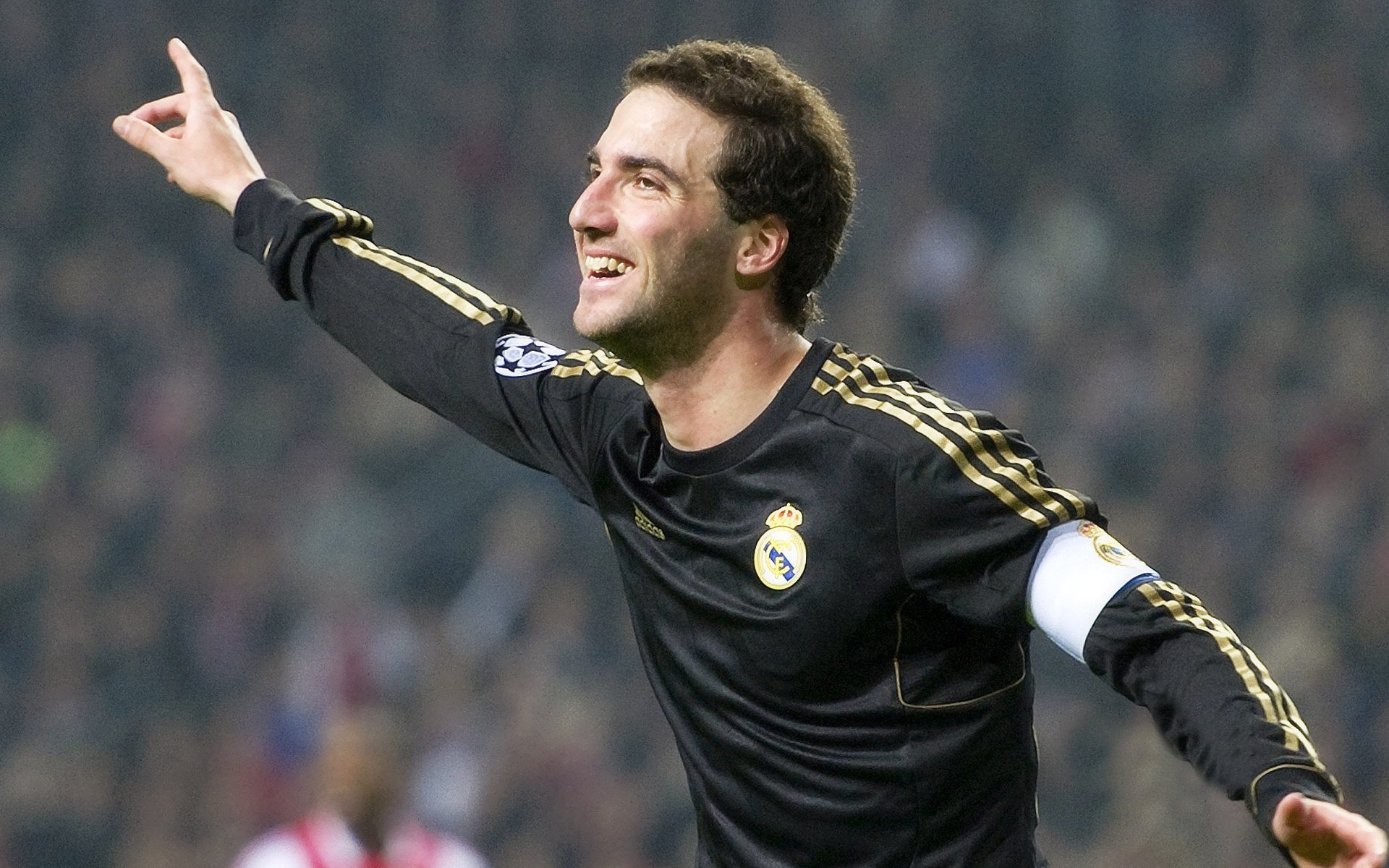 欧冠青年联赛：中后卫小将打入绝杀头球 被视为下一代防线领军人选